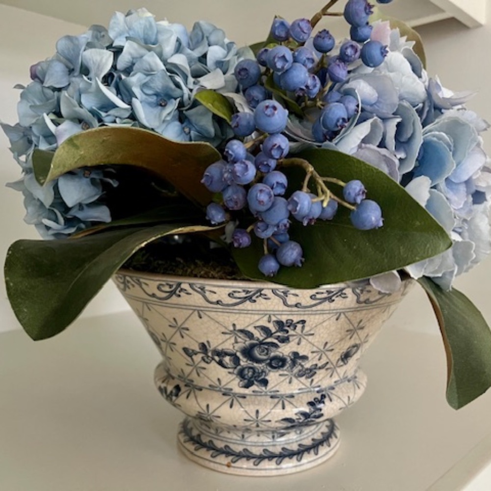 Frontgate Chinoiserie -Hydrangea & berry